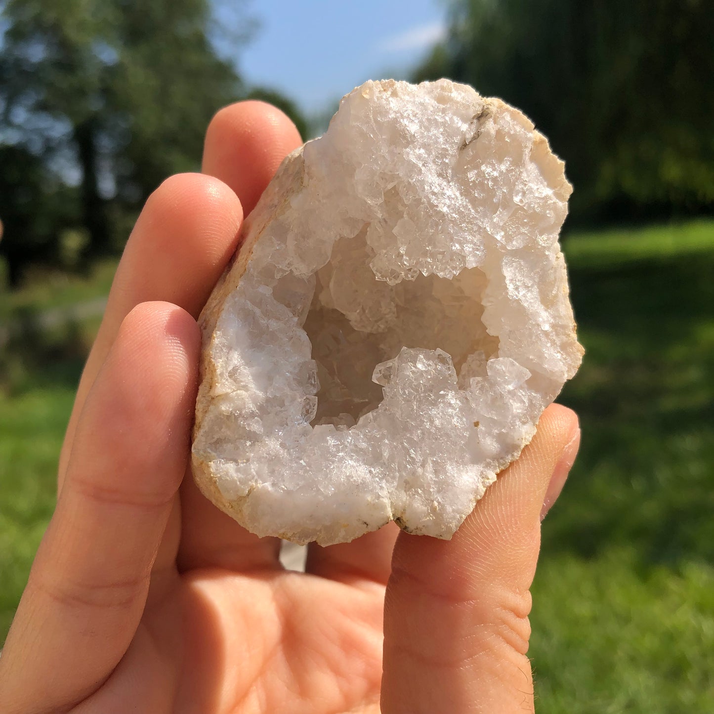 Géode entière ou moitié, Calcite - Quartz.