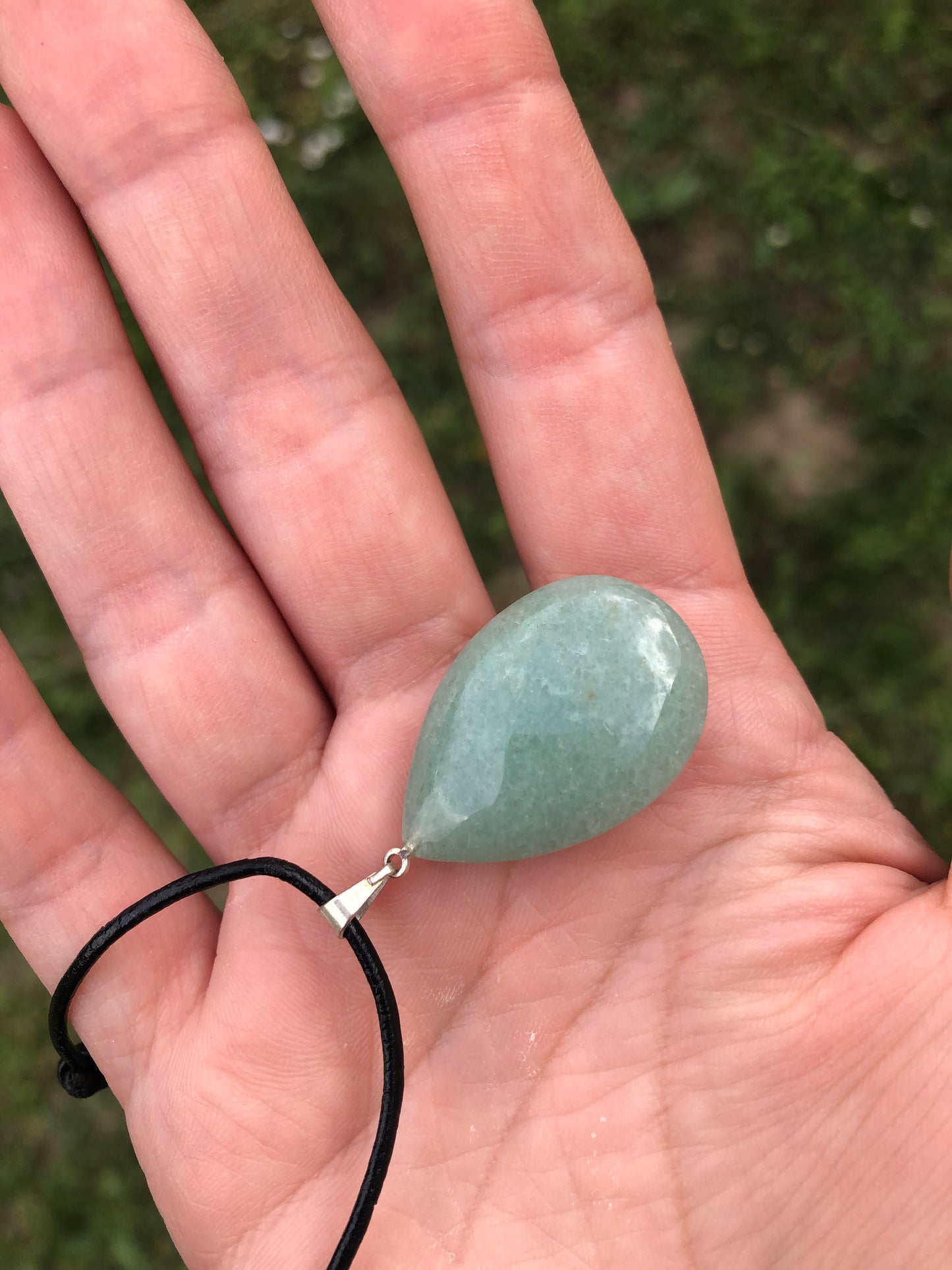 Collier pendentif larme en Aventurine verte