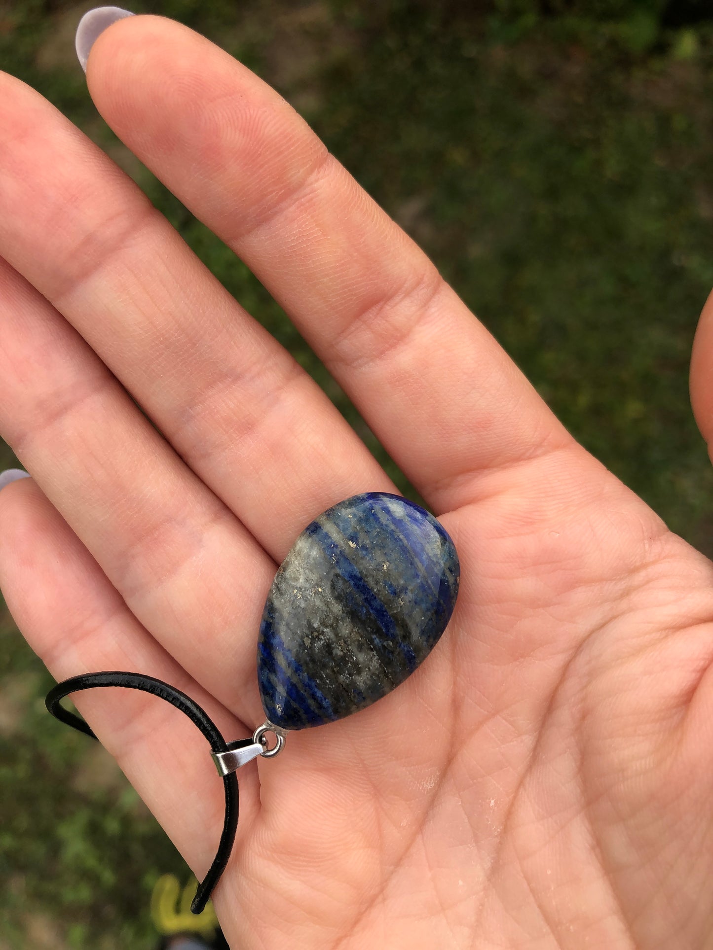Collier pendentif larme en Lapis Lazuli