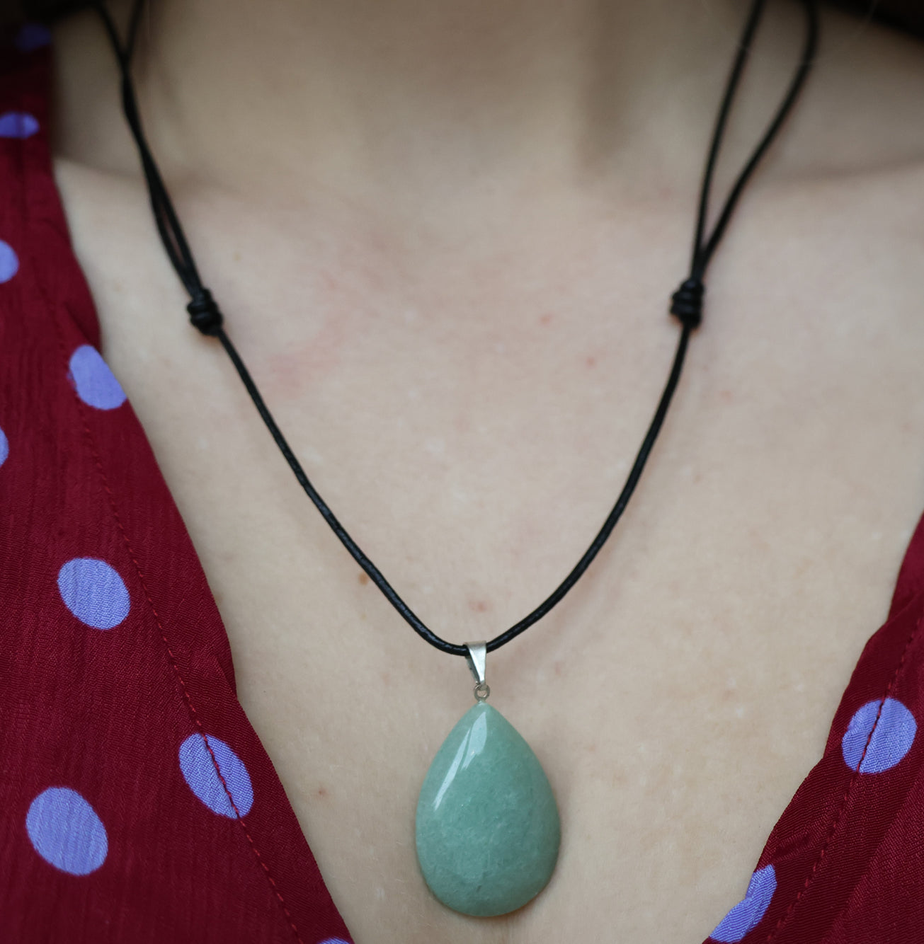 Collier pendentif larme en Aventurine verte