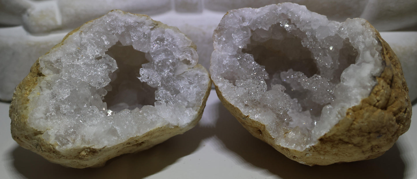 Moitié de Géode de Calcite - Quartz. - LuvEarth