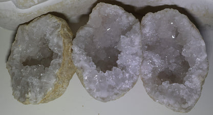 Moitié de Géode de Calcite - Quartz. - LuvEarth